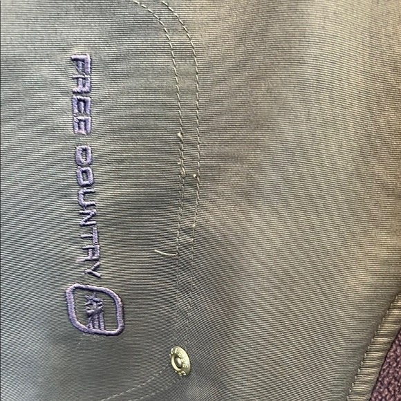 Free Country Purple Ski & Snow Jacket with Hood and Two-Tone Design - Picture 2 of 8